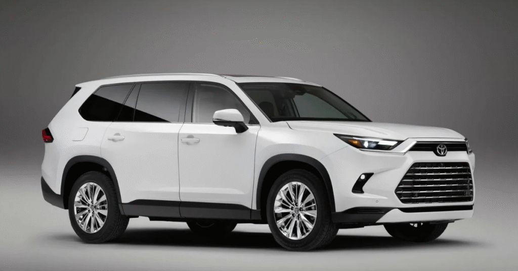 छप्पर फार वेरिएंट में आई Toyota की नई कार! मिलेगी 17 km/l की धाकड़ माइलेज और दमदार फीचर्स